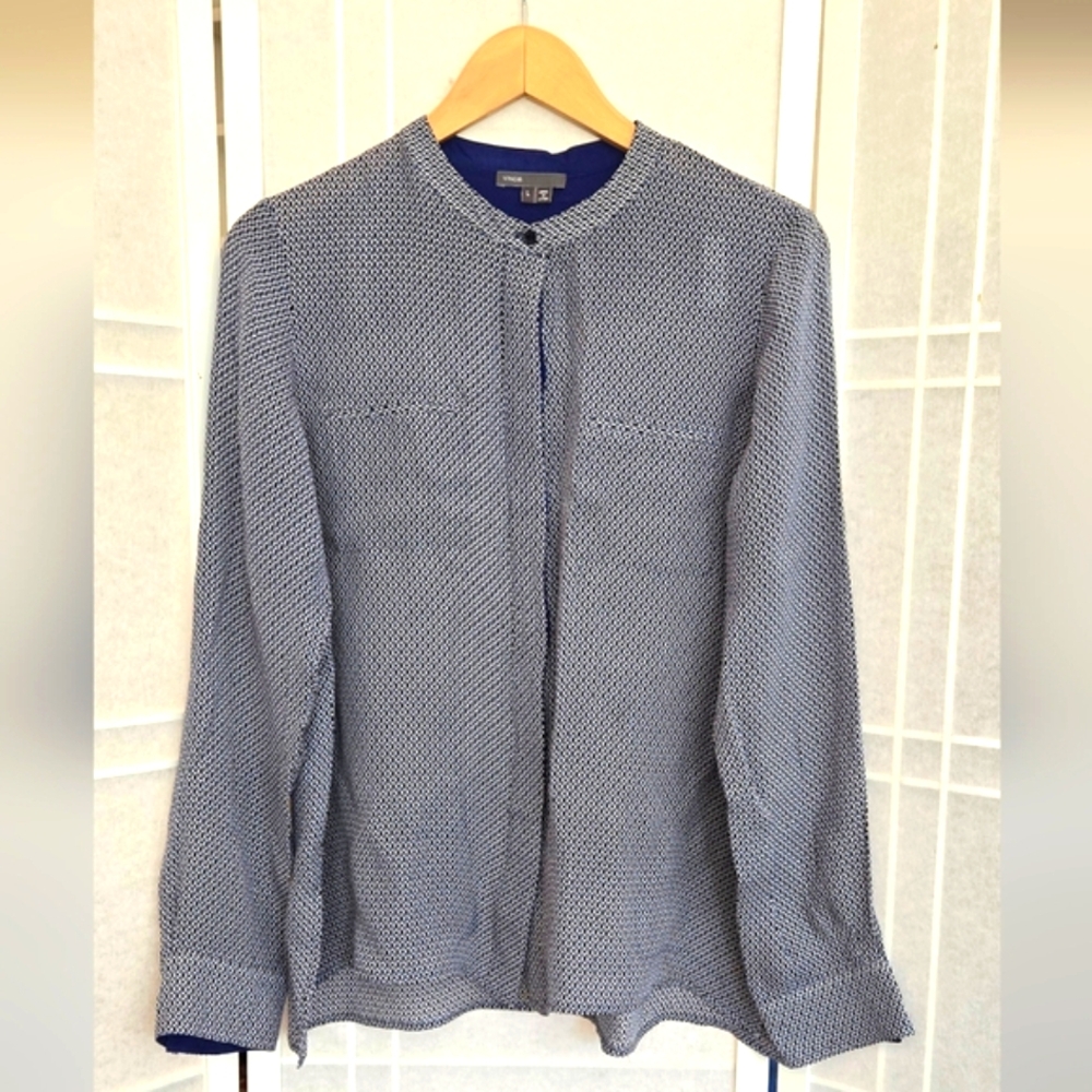 Vince Blue and White Silk Blouse with Elegant Collar and Textured Design